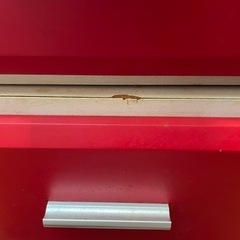 衣類収納　赤　4段チェストの画像