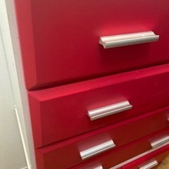 衣類収納　赤　4段チェストの画像