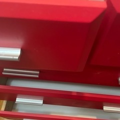 衣類収納　赤　4段チェストの画像
