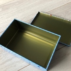美品　ファミリア　お菓子空き缶の画像