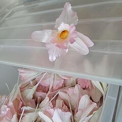 造花　カトレア　コサージュ　衣装箱一杯