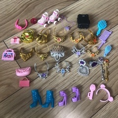 タカラトミーLicca キラチェンさくらちゃん・アナ雪ラプンツェル人形&クリップドレスと小物の画像
