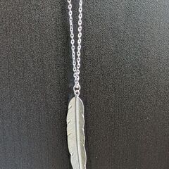 フェザーネックレス（新品）の画像