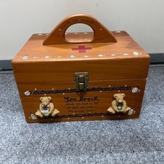 アンティーク　カントリー家具　木製　救急箱　テディベア