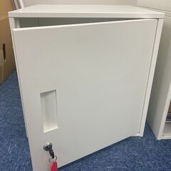 家具　BOX鍵付きキャビネット　ホワイト