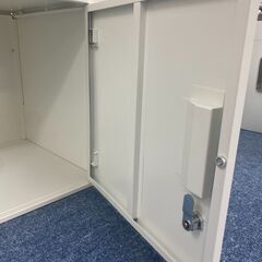 家具　BOX鍵付きキャビネット　ホワイトの画像