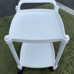 ▼値下げ▼キッチンワゴン 2段 ホワイト サイドワゴン キャスター付き サイドテーブル 収納カート 持ち手付き 幅33cm 参考価格5,336円🚚自社配送時💳代引き可🚚(現金、クレジット、スマホ決済対応)の画像