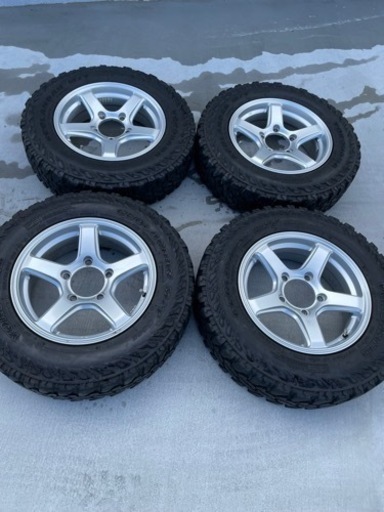 車のパーツ タイヤ、ホイール