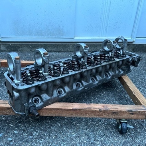 シリンダーヘッド　日産