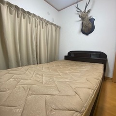 【引渡決定】
セミダブルベッドマットレス付き　　