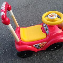 アンパンマンカー 幼児乗り物 足けりの画像