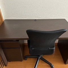 学習机＆椅子の画像