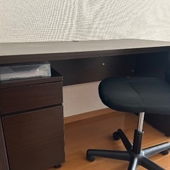 学習机＆椅子の画像