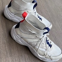 靴/バッグ 靴 スニーカーの画像