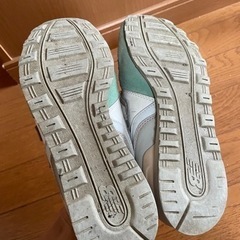 靴　23.5cm  ニューバランス　スニーカーの画像