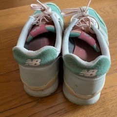 靴　23.5cm  ニューバランス　スニーカーの画像