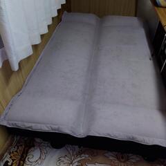 ソファーベッドの画像