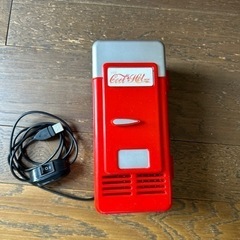 1缶サイズ　コカコーラ小型オート冷蔵庫ホット＆コールド