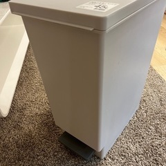 ニトリ ゴミ箱 45Lの画像