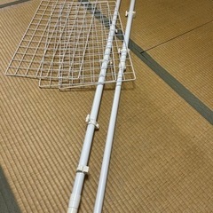 家具 収納家具 つっぱり棒と網３枚　　　の画像