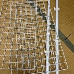 家具 収納家具 つっぱり棒と網３枚　　　の画像