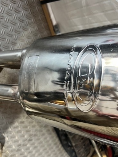 30プリウス　ガナドールマフラー