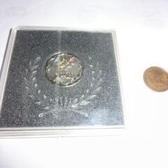 ★1972年、札幌冬季オリンピック、記念、ケース入り、★10円硬貨比較用です、画像参照、古い物ですご理解ある方★お手数おかけします、お問い合わせ前にプロフィール必読ですの画像