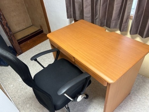 机と椅子のセット