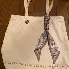 FONDATION LOUIS VUITTONトートバッグ バッ...