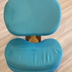 姿勢が良くなる　学習椅子の画像