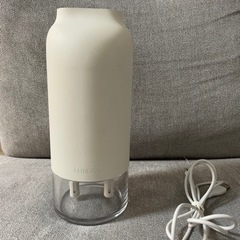 卓上加湿器　白　インテリア　おしゃれ