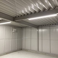 何もない倉庫に照明をつけましょう！