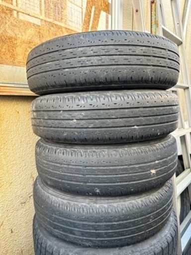 車のパーツ タイヤ、ホイール