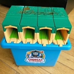 プラレール きかんしゃトーマス 　たためるトーマス機関庫