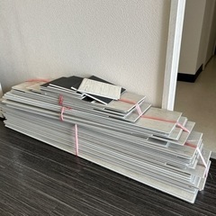 お話中です。Makinolabs フロアタイル の画像