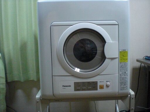 美品パナソニック洗濯乾燥機、専用台付　値下げしました