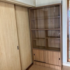 本棚　　ガラス引き戸
