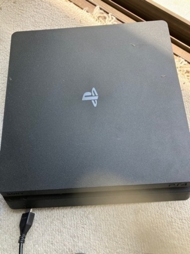 プレイステーション４とニンテンドースイッチのドック　ソフトも
