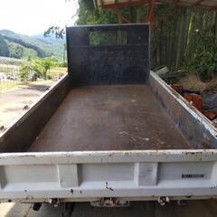 ISUZUエルフ四駆ニトンダンプ クラッチのないマニュアル車になります。現物確認してもらってください。の画像
