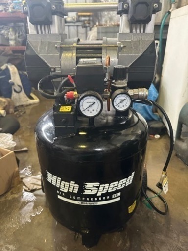 100Vコンプレッサー