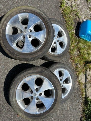 車のパーツ タイヤ、ホイール