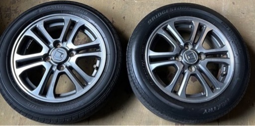 車のパーツ タイヤ、ホイール