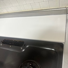 ガスコンロの後ろ空いてませんか？出張施工します