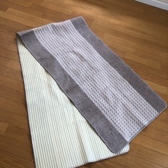 無料にしました！まだまだ美品！キッチンマット　240cm 60cm幅