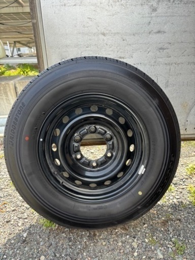 ハイエース200系 純正タイヤ