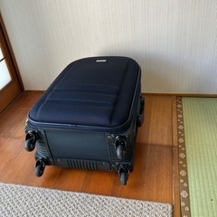 ソフトスーツケース　濃紺　エースの画像