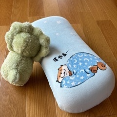 恐竜ぬいぐるみ、枕の画像