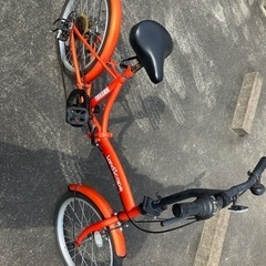 自転車 折りたたみ自転車の画像