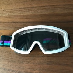 AXE 製ゴーグル