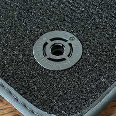 f●■ Audi フロアマット 車用 足元マット ※手渡し限定の画像